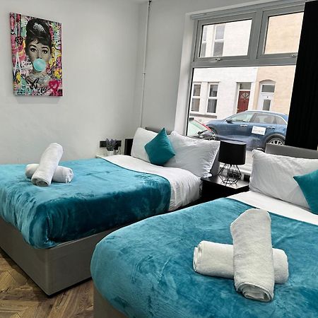 ליברפול 4 Bed 4 Bath House With Free Parking, 5 Mins To Lfc And 15 Mins To City Centre מראה חיצוני תמונה