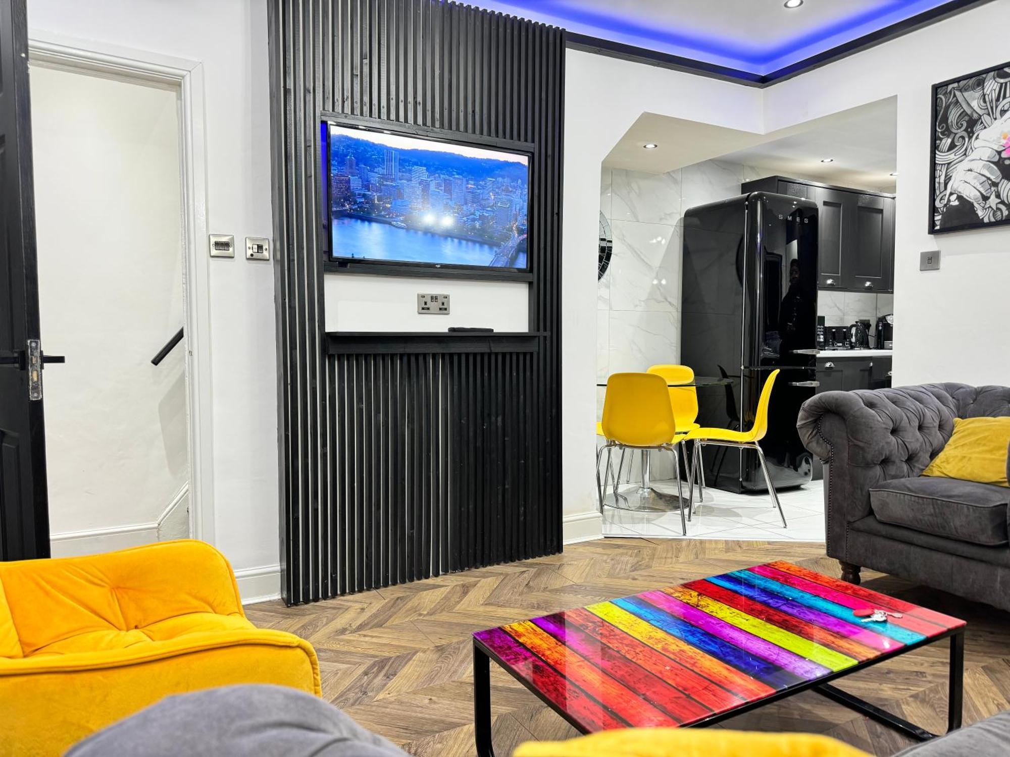 ליברפול 4 Bed 4 Bath House With Free Parking, 5 Mins To Lfc And 15 Mins To City Centre מראה חיצוני תמונה
