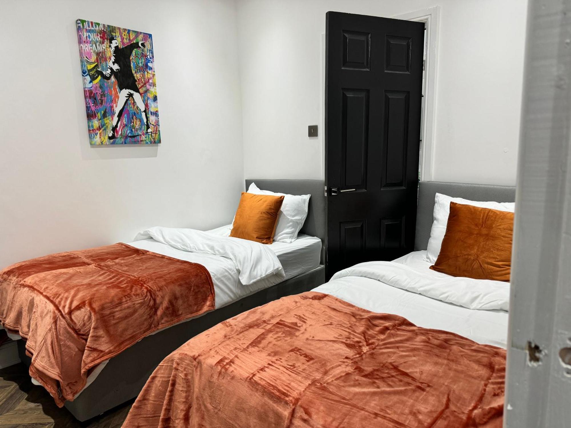ליברפול 4 Bed 4 Bath House With Free Parking, 5 Mins To Lfc And 15 Mins To City Centre מראה חיצוני תמונה